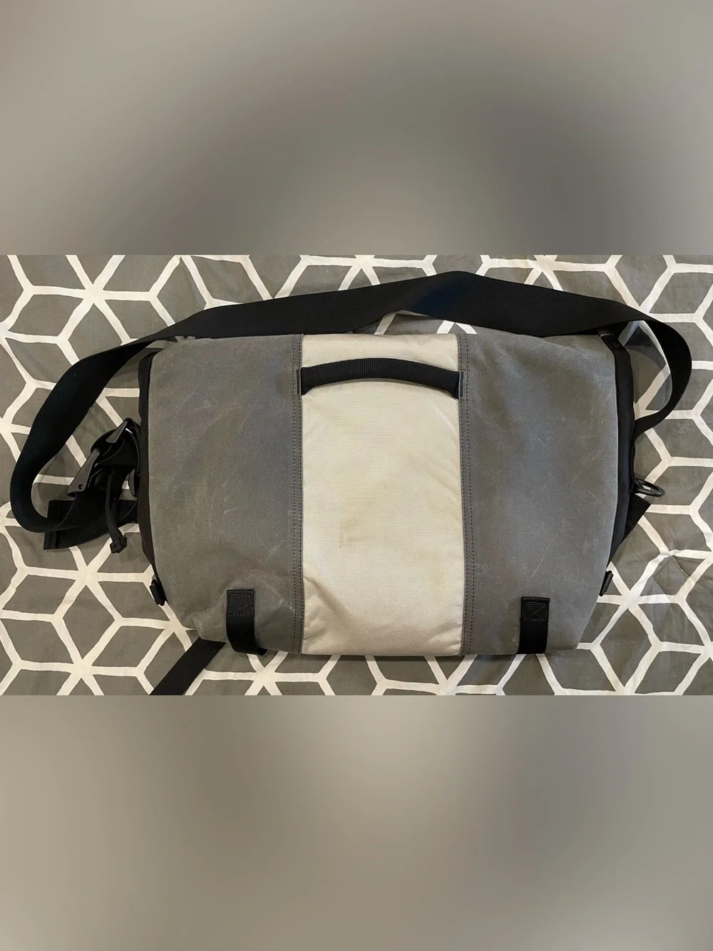 Timbuk2 Custom Men's Gray and Cream Messenger Bag with insulated cooler pouch.